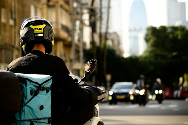 주말·공휴일에도 퀵서비스 되나요? 휴일 배송 완벽 정리